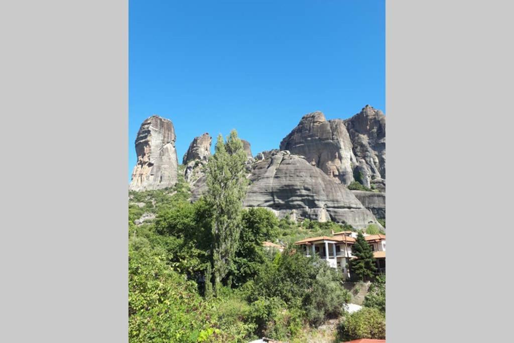 Апартаменты The House Under The Rocks Of Meteora 1 Калампака Экстерьер фото